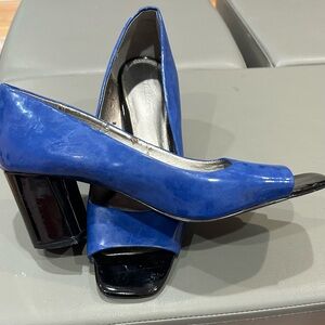 Liz Claiborne Pumps